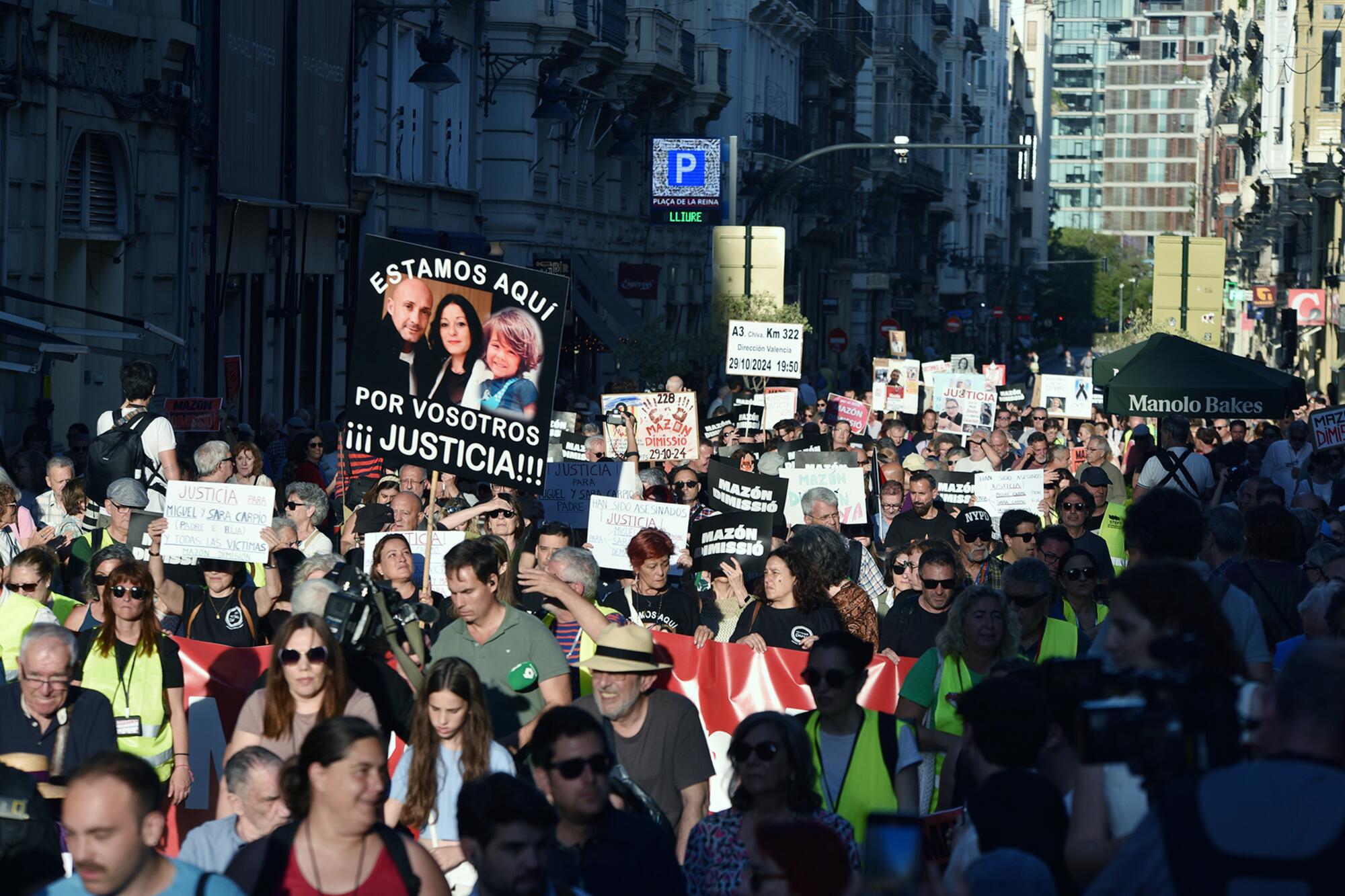Séptima manifestación Mazón Dimisisó, dia de la huelga - 7